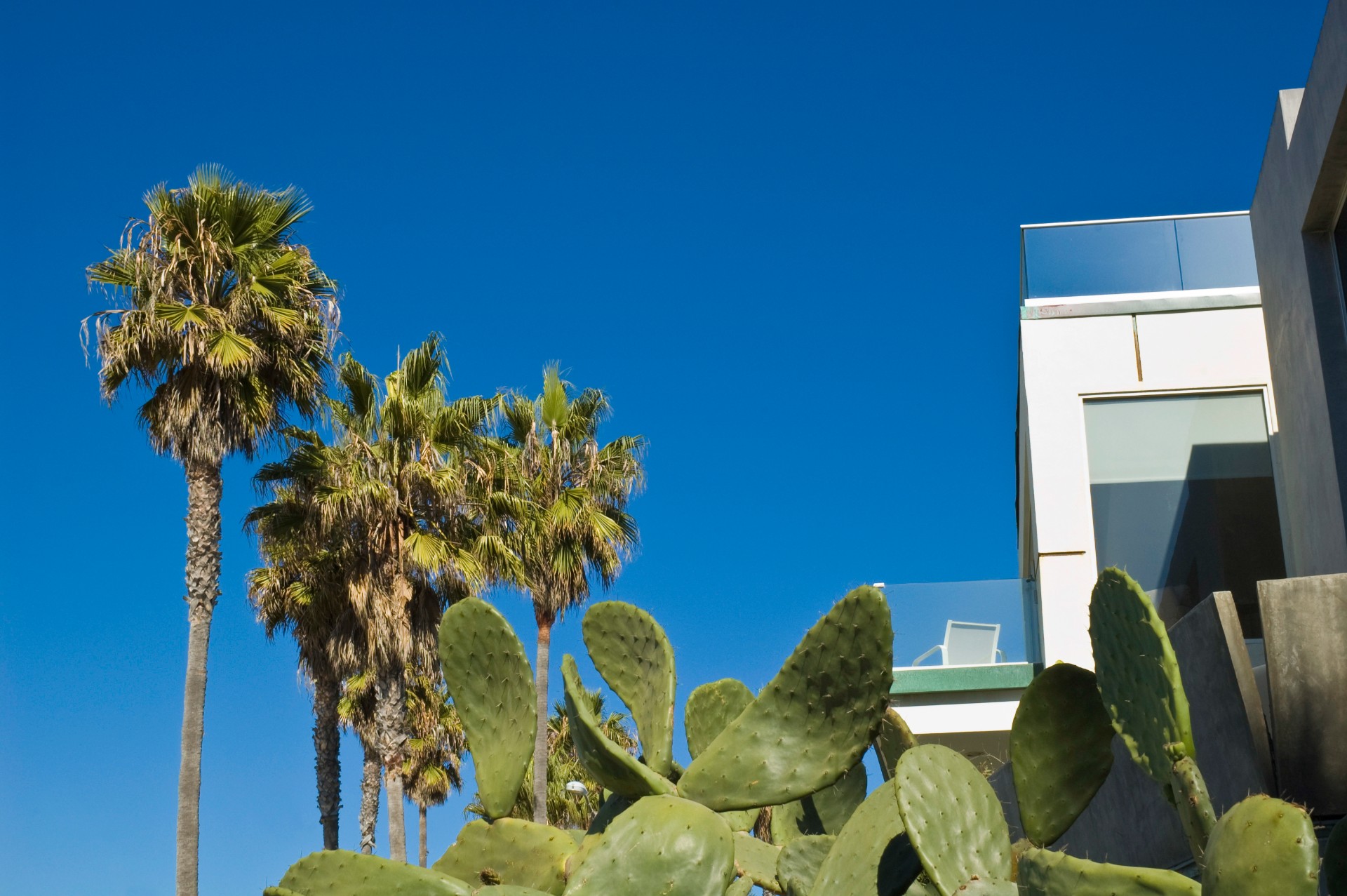 facade of a luxury home for sale in Downtown, LA