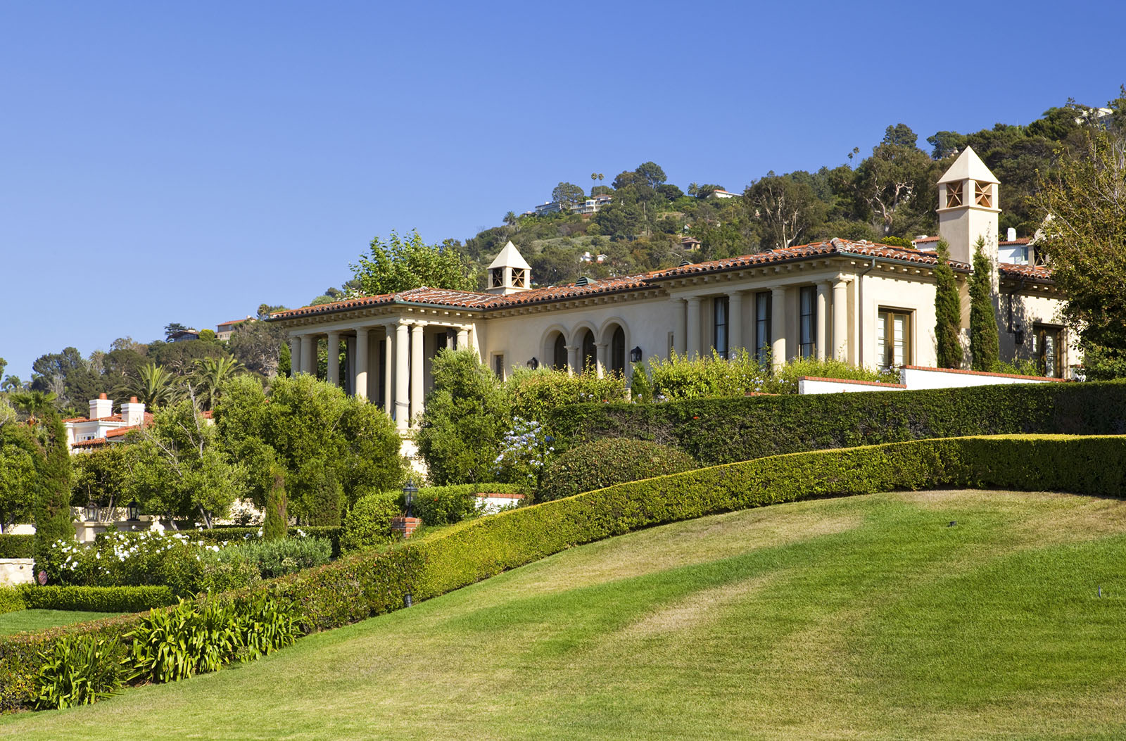 facade of a luxury home for sale in Downtown, LA