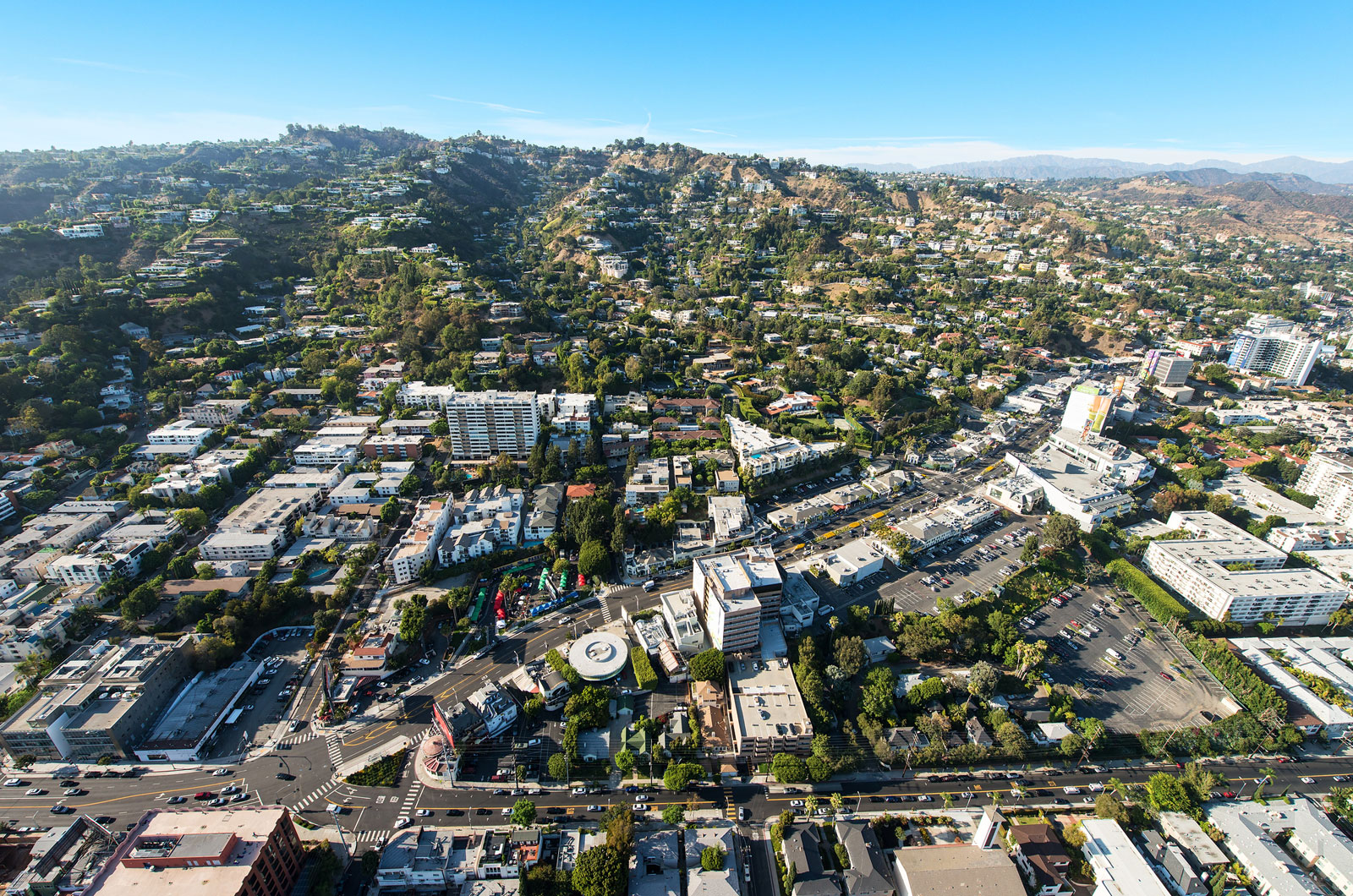 To the North, above the flat lands of Hollywood & West Hollywood, is a ...